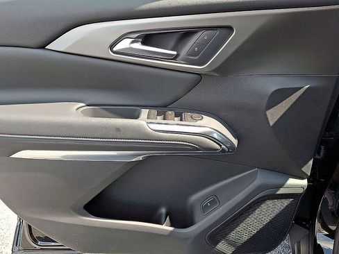 New 2026 Chevrolet Traverse LT w/ Driver Confidence Package AWD/4WD image 8
