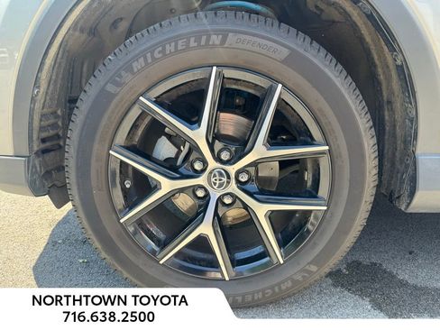 Used 2018 Toyota RAV4 SE w/ Power Extra Value Package AWD/4WD image 14