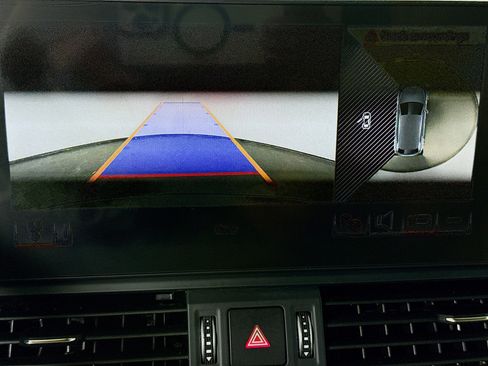 Used 2021 Audi Q5 Prestige w/ Prestige Package image 19