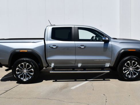 Used 2026 GMC Canyon Denali AWD/4WD image 5