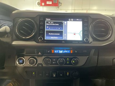 Used 2022 Toyota Tacoma TRD Sport w/ TRD Premium Sport Package AWD/4WD image 20