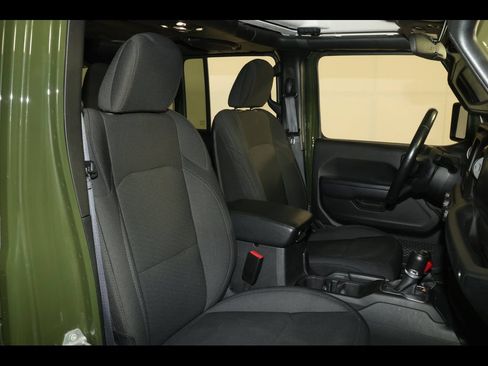 Used 2022 Jeep Wrangler Unlimited Sport AWD/4WD image 25