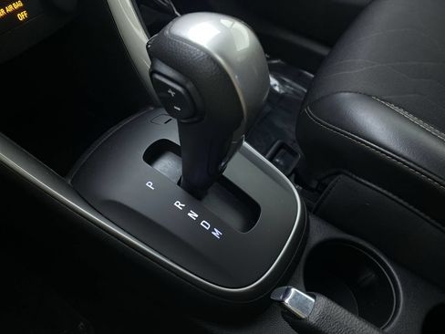 Used 2020 Chevrolet Trax LT w/ LT Convenience Package FWD image 7