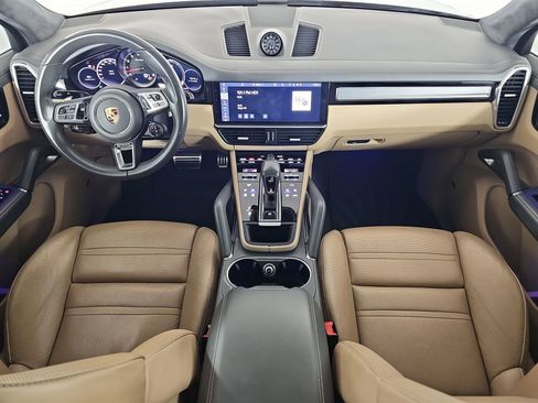 Used 2020 Porsche Cayenne Turbo image 14