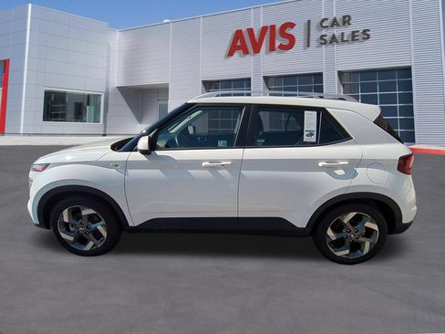 Used 2025 Hyundai Venue SEL FWD image 10