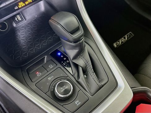 Certified 2025 Toyota RAV4 XLE AWD/4WD image 21