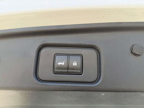 Used 2025 Nissan Pathfinder Platinum AWD/4WD image 12
