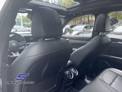 Used 2022 Alfa Romeo Stelvio Ti image 25