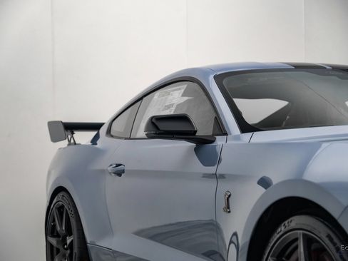 Used 2022 Ford Mustang Shelby GT500 w/ Carbon Fiber Track Pack RWD image 26