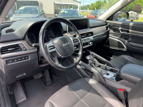 Used 2022 Kia Telluride EX w/ EX Premium Package AWD/4WD image 16
