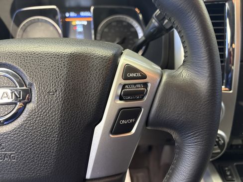 Used 2019 Nissan Titan SL w/ Chrome Package image 17