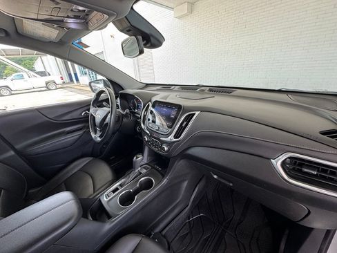 Used 2020 Chevrolet Equinox Premier AWD/4WD image 17