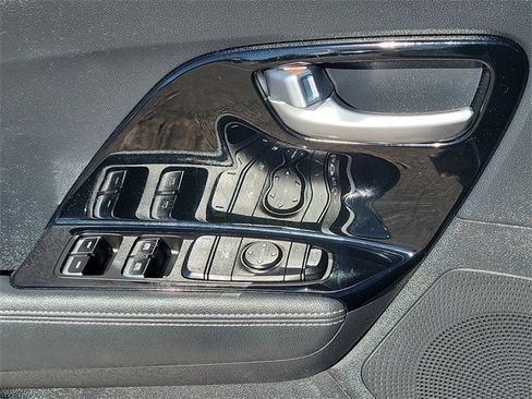 Used 2019 Kia Niro S Touring image 21