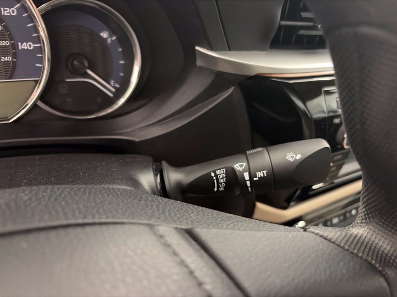 Used 2015 Toyota Corolla LE FWD image 26