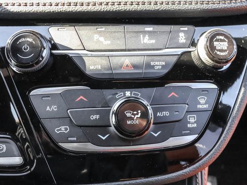 New 2026 Chrysler Pacifica Pinnacle image 26