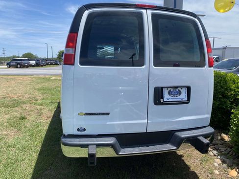 Used 2024 Chevrolet Express 2500 w/ Driver Convenience Package RWD image 6