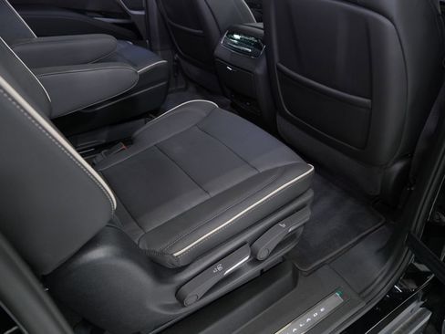 Used 2026 Cadillac Escalade ESV Sport image 42