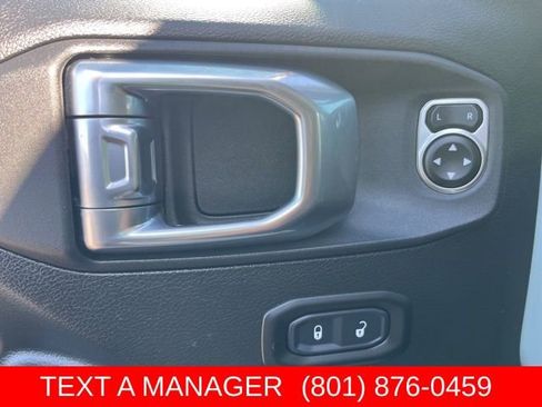 Used 2023 Jeep Wrangler Unlimited AWD/4WD image 16
