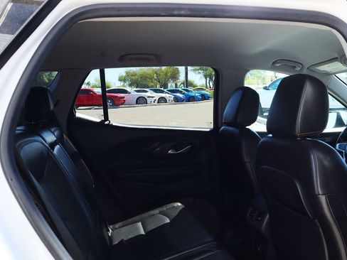 Used 2021 GMC Terrain SLT image 28