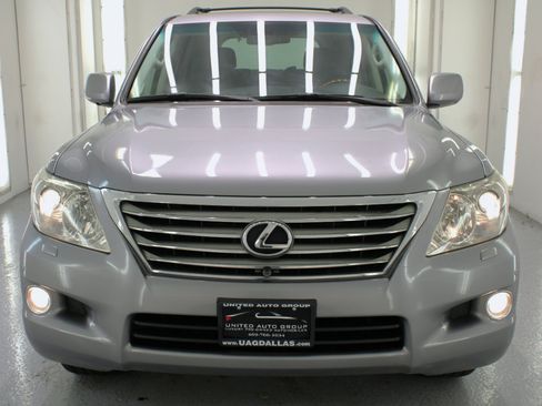 Used 2009 Lexus LX 570 4WD image 3