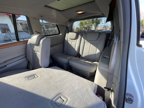 Used 2010 Mercedes-Benz GL 550 4MATIC image 16