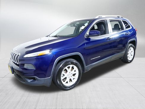 Used 2015 Jeep Cherokee Latitude w/ Comfort/Convenience Group AWD/4WD image 3