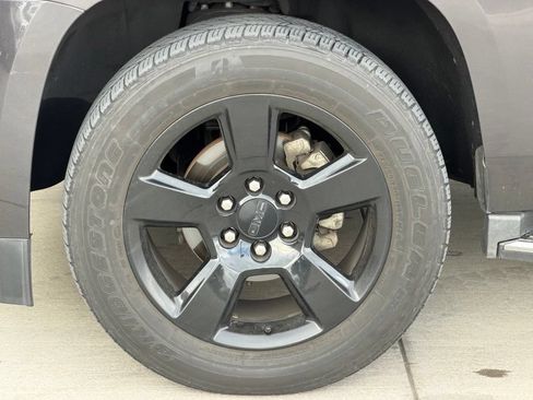 Used 2017 GMC Yukon SLE w/ Convenience Package AWD/4WD image 3