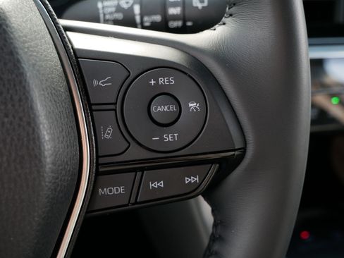 Used 2024 Toyota Venza Limited image 25