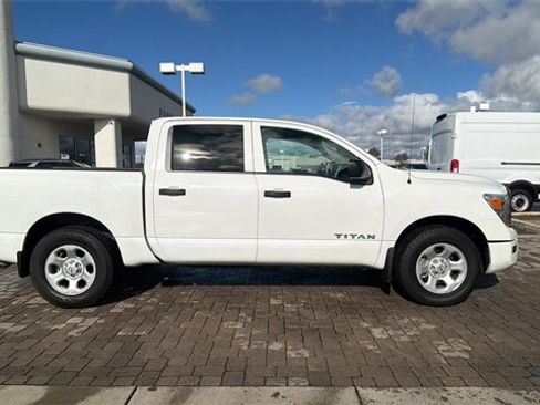 Used 2021 Nissan Titan S w/ S Utility Package image 2
