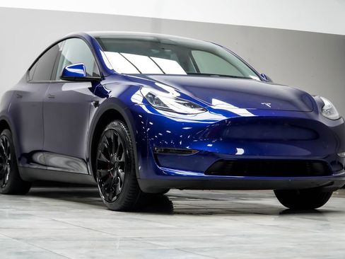 Used 2023 Tesla Model Y Long Range AWD/4WD image 4