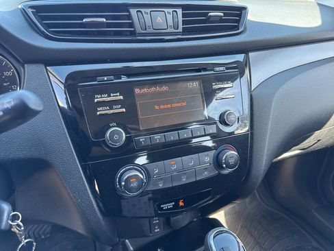 Used 2018 Nissan Rogue Sport S image 10