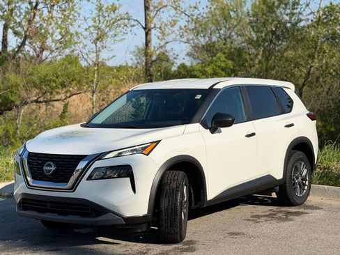 Used 2023 Nissan Rogue S AWD/4WD image 3