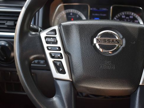 Used 2019 Nissan Titan S AWD/4WD image 32