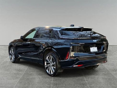 Used 2024 Cadillac Lyriq Luxury w/ LPO, Floor Liner Package image 12