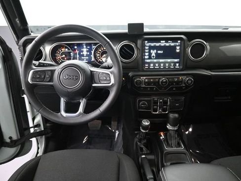 Used 2023 Jeep Wrangler Unlimited Sahara w/ Cold Weather Group AWD/4WD image 11