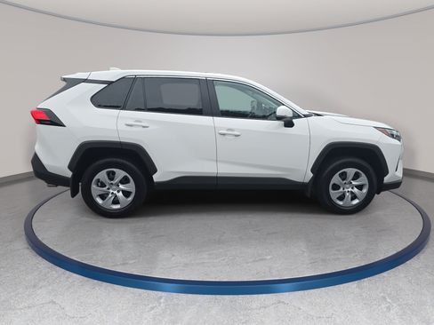 Used 2024 Toyota RAV4 LE FWD image 4