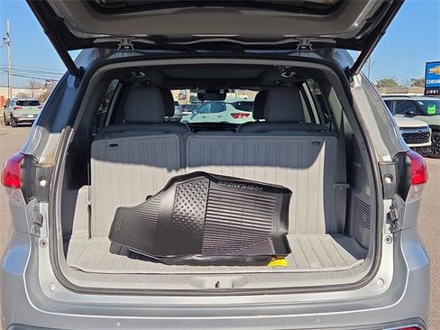 Used 2019 Toyota Highlander Limited Platinum image 14