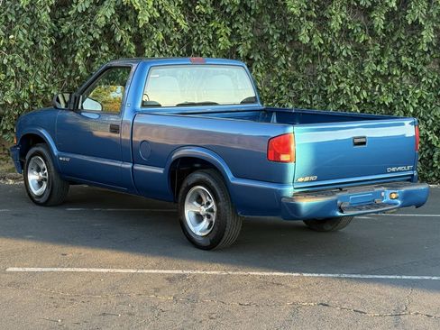 Used 2000 Chevrolet S10 Pickup LS w/ Preferred Equipment Group RWD image 5