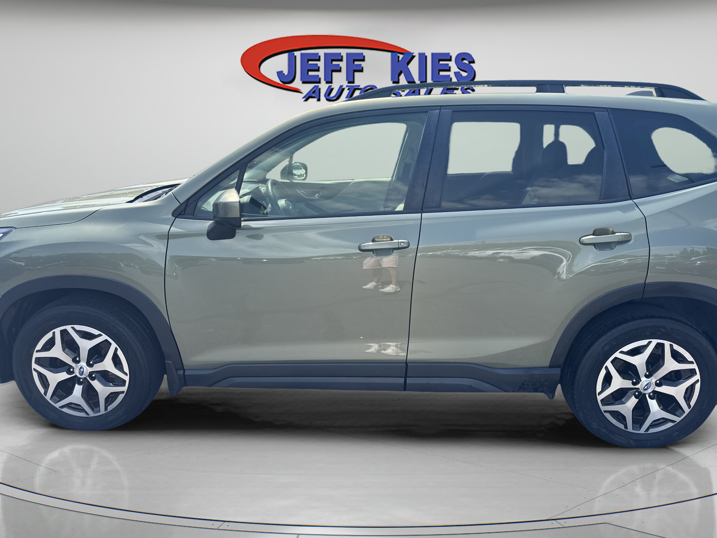 Used 2021 Subaru Forester Premium AWD/4WD image 8