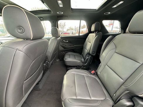 Used 2023 Chevrolet Traverse Premier image 13