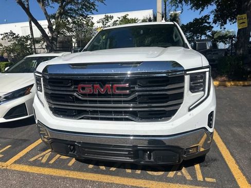 Used 2024 GMC Sierra 1500 SLT w/ SLT Premium Package AWD/4WD image 4