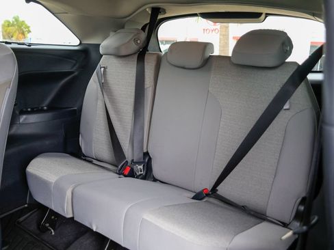 Used 2026 Toyota Sienna LE FWD image 13