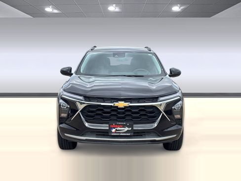 Used 2025 Chevrolet Trax LT image 6