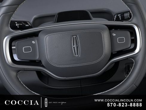 New 2026 Lincoln Navigator Premiere AWD/4WD image 12