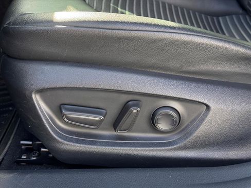 Used 2023 Toyota Camry SE image 13