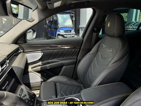 Used 2023 Maserati Grecale Modena AWD/4WD image 24