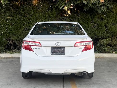 Used 2013 Toyota Camry SE FWD image 5