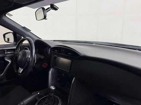 Used 2017 Toyota 86 RWD image 26
