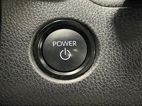 Used 2025 Toyota Camry XLE image 23