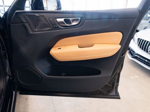 Used 2023 Volvo XC60 T8 Ultimate w/ Climate Package image 24